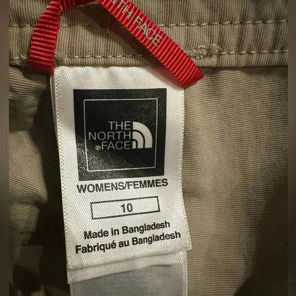 The North Face Nylon Drawstring Cargo Pocket Clamdigger Capris Women’s size 10 - Picture 9 of 10